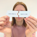 4ba724_e49ac11c05734f37ab22839089184f7e~mv2